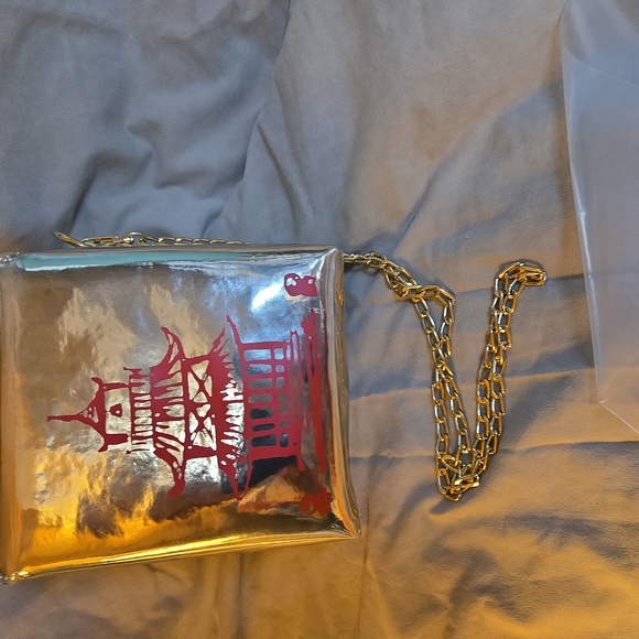 Chinese Take Out Purse with Shoulder Chain GOLD - Picture 3 of 6